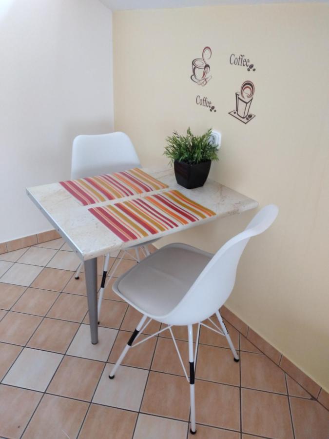 Heviz Erika Apartman Bagian luar foto