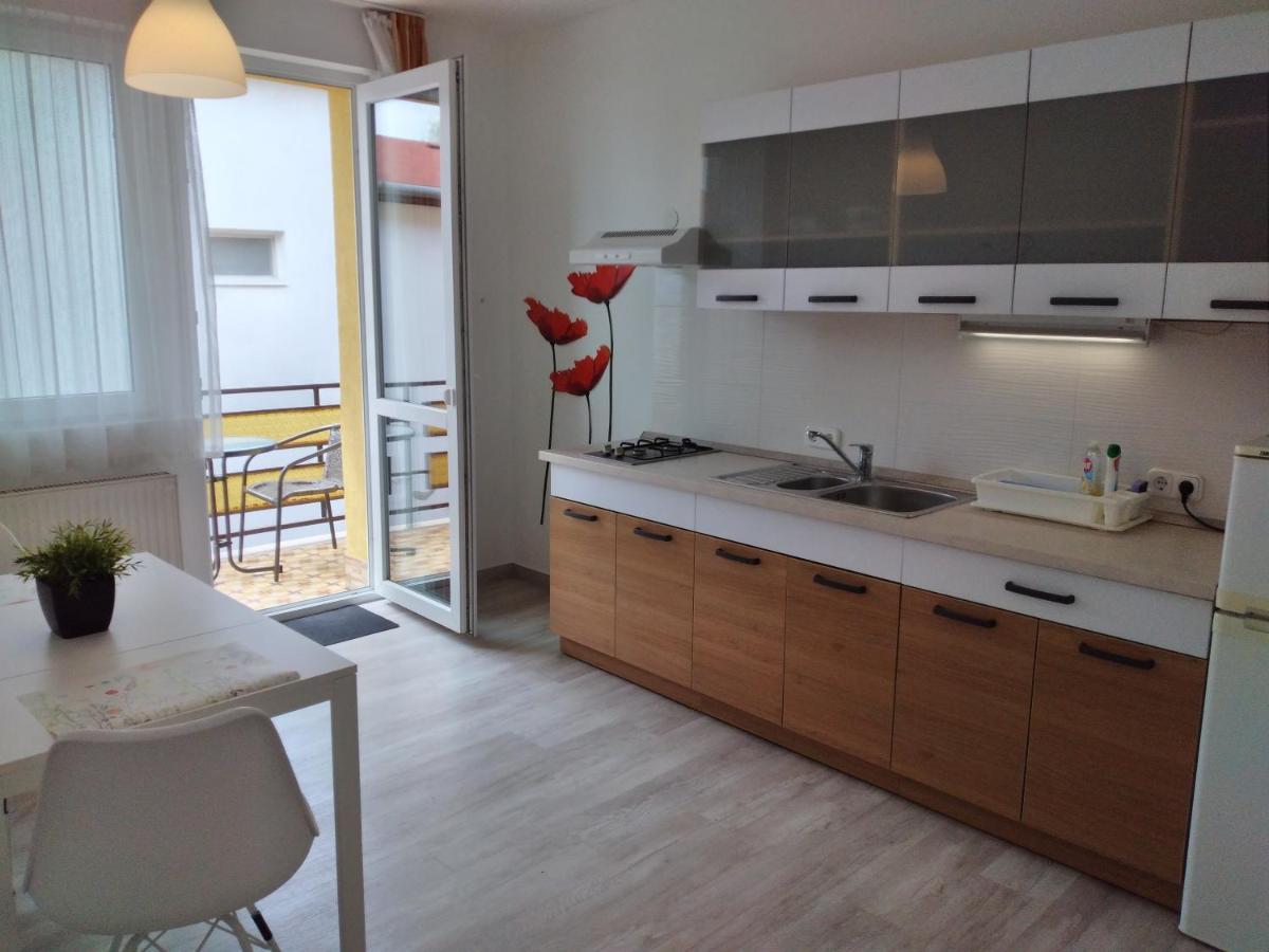 Heviz Erika Apartman Bagian luar foto