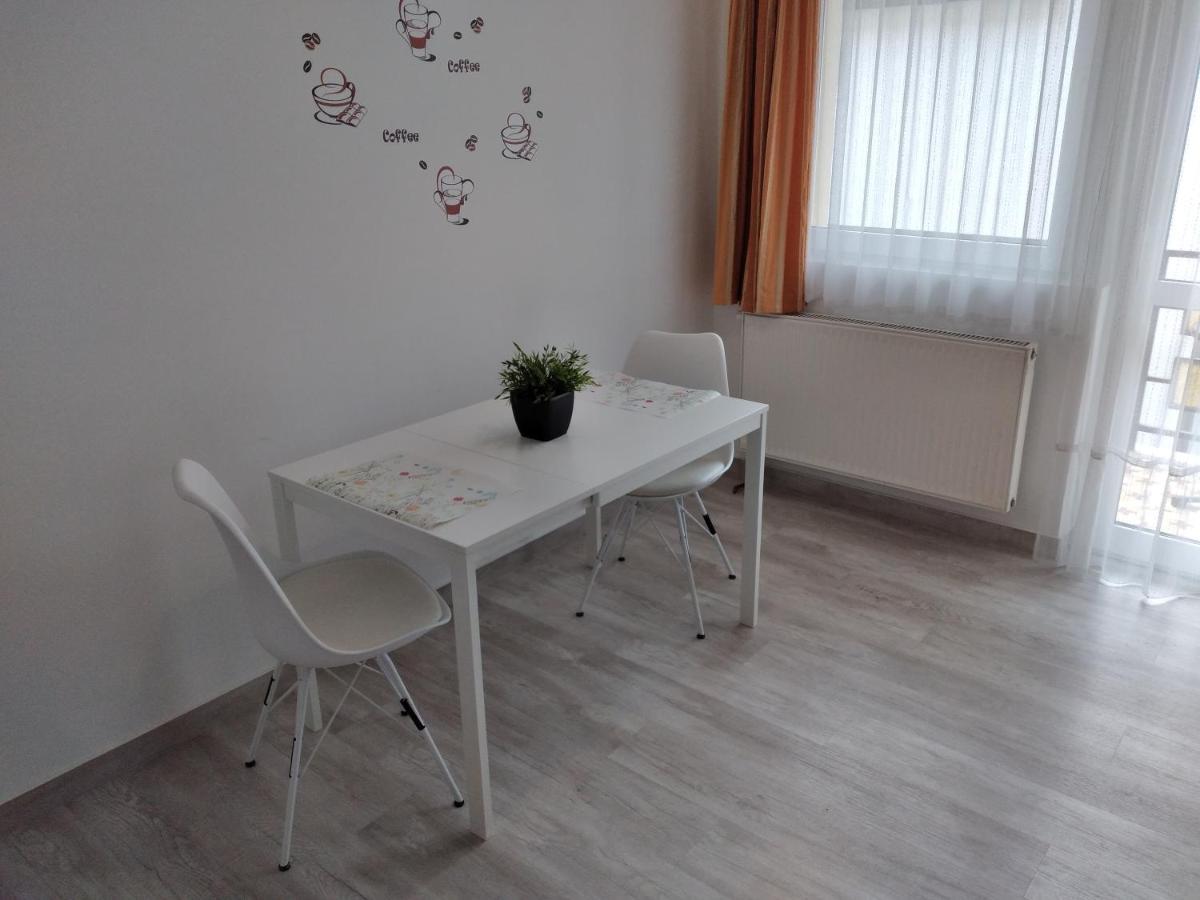 Heviz Erika Apartman Bagian luar foto