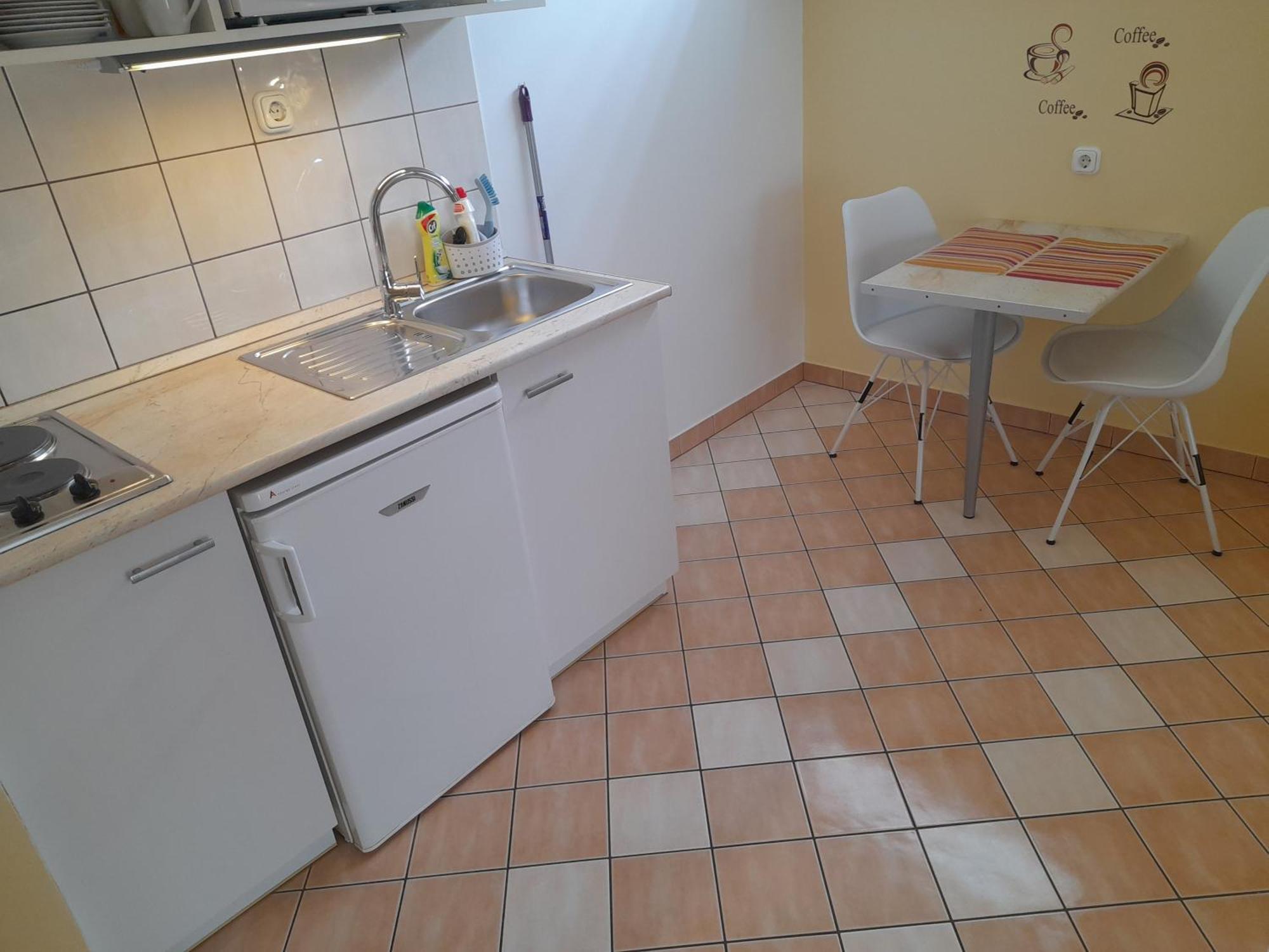 Heviz Erika Apartman Bagian luar foto