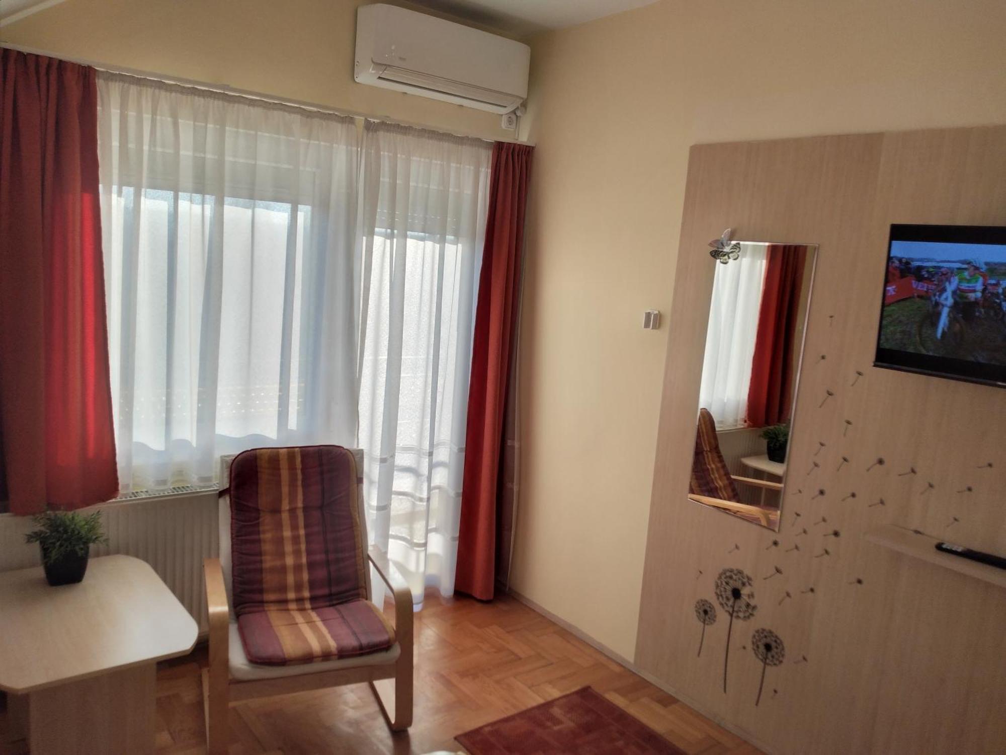 Heviz Erika Apartman Bagian luar foto