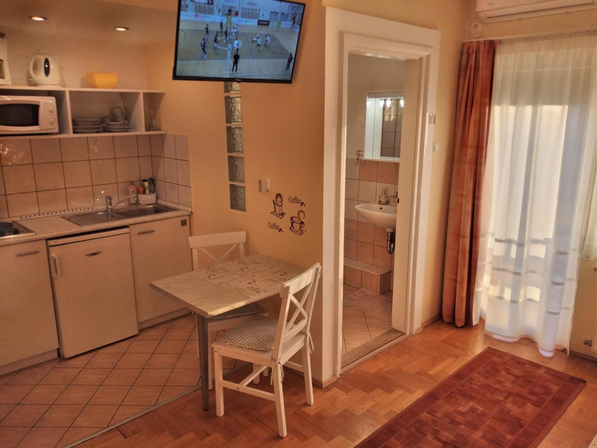 Heviz Erika Apartman Bagian luar foto